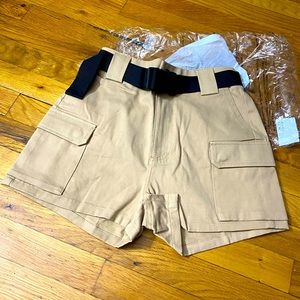 Fashion Nova Women Cargo shorts